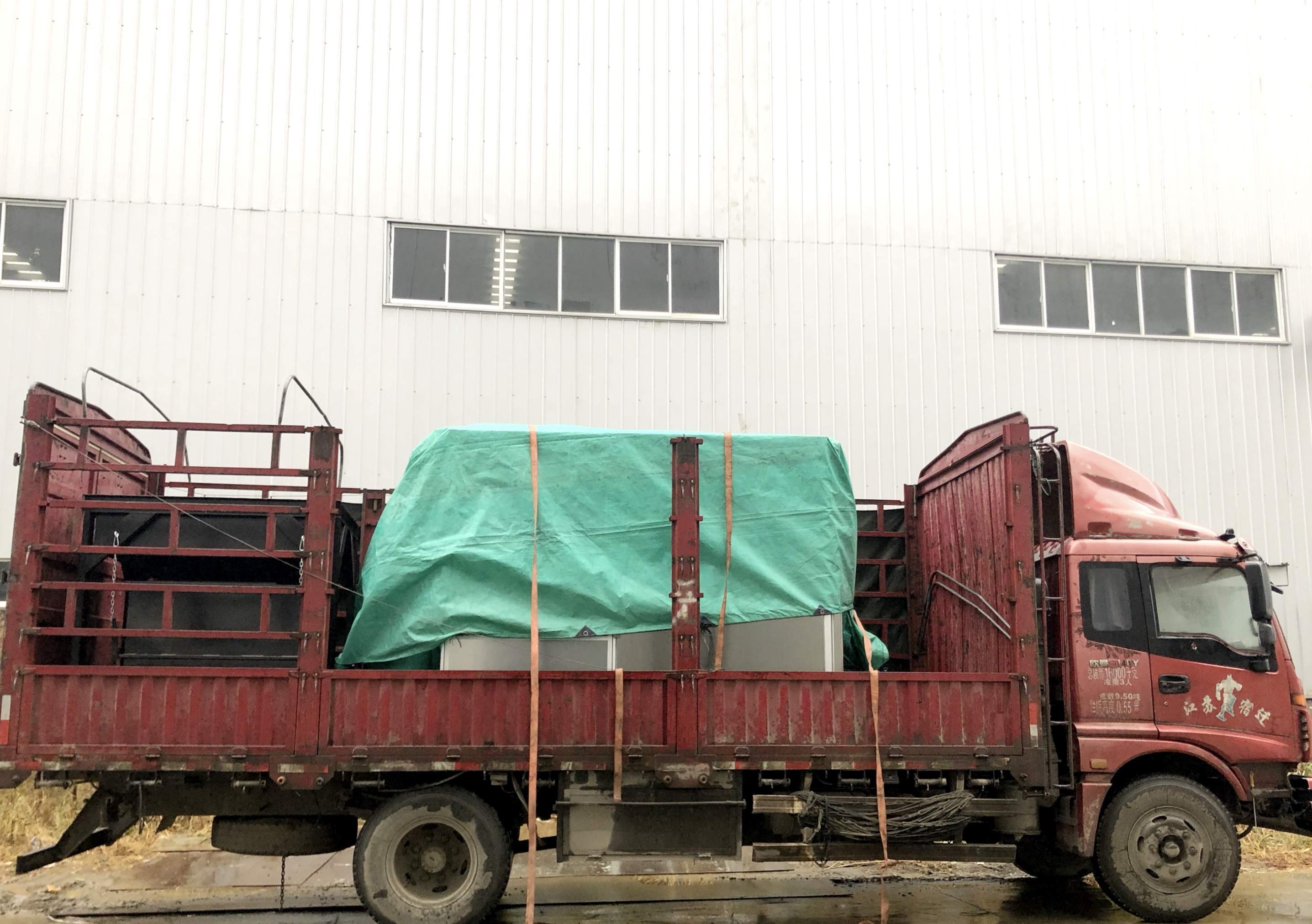 新坤远又一台污泥烘干机启程咯