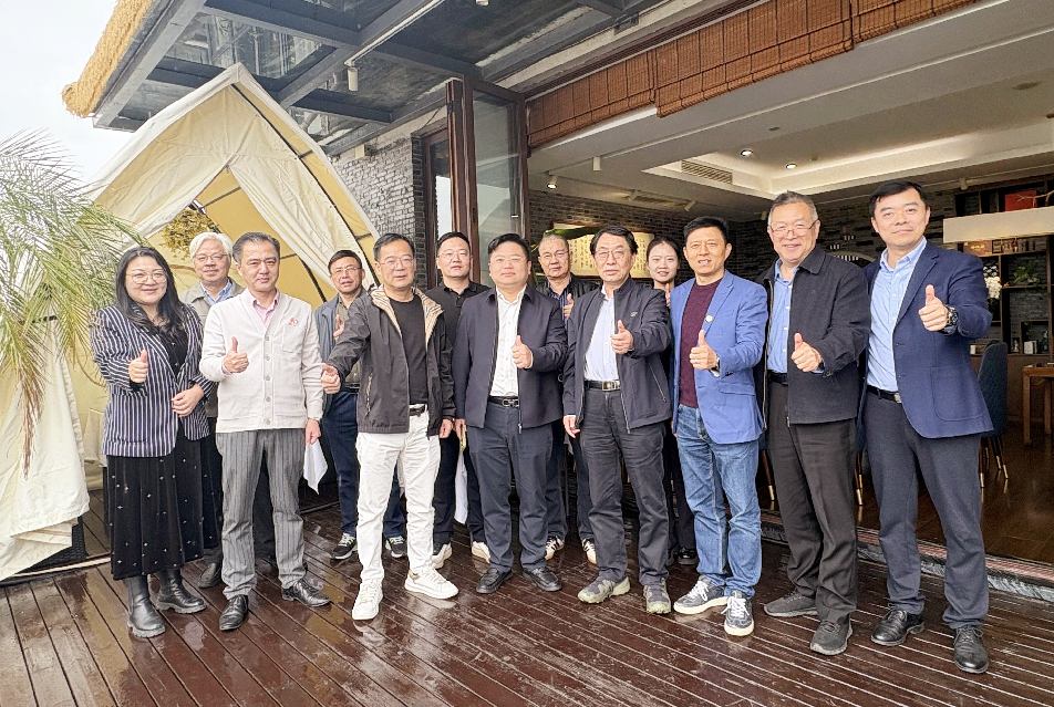 新坤远环保｜立冬再聚阳澄湖：以蟹为媒共话绿色未来